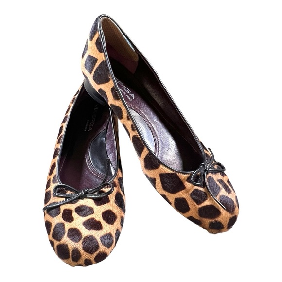 Via Spiga pony hair leather flats size 6M - Picture 1 of 13